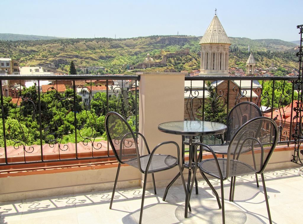 Hotel Piazza Tbilisi Bagian luar foto